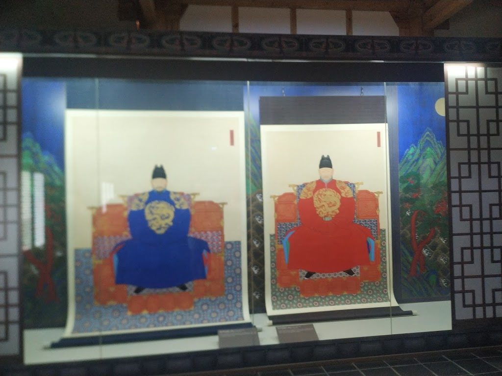 Portraits of King Taejo in Gyeonggijeon.