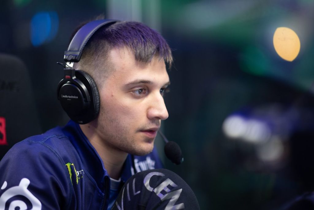 Arteezy, one of the most famous DOTA 2 carries ever.