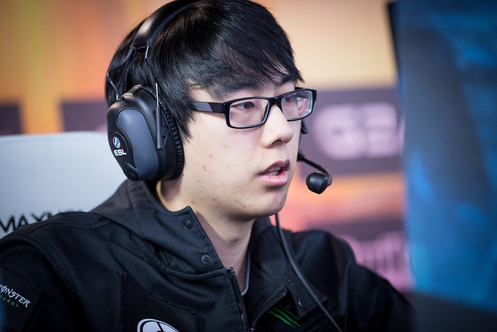 Aui_2000, the Canadiam coach for Newbee (ex FWD Gaming).